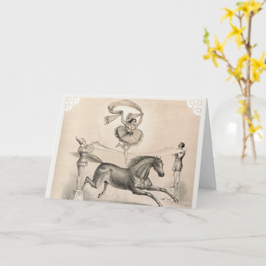 Circus performer springen over een groot lint kaart (Gele Bloem)