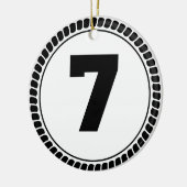 Cirkel nummer zeven keramisch ornament (Links)