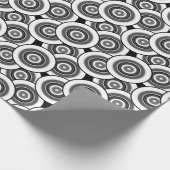Cirkels en ringen geometrisch zwart-wit patroon cadeaupapier (Hoek)