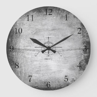 Cirrus SR-22 Plane Grote Klok