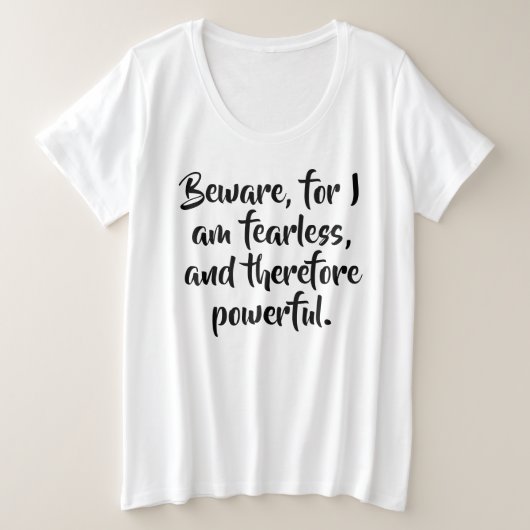 Citation de femme sans peur dans un script moderne (Design devant)