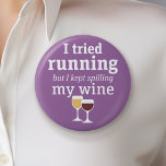 Citation de vin amusant - j'ai essayé de courir -<br><div class="desc">Un petit humour à boire que vous pouvez transmettre à vos copines amoureuses du vin. Faites-les rire avec ce cadeau de bâillon humoristique ou d'éléphant blanc. J'ai essayé de courir,  mais j'ai continué à renverser mon vin.</div>