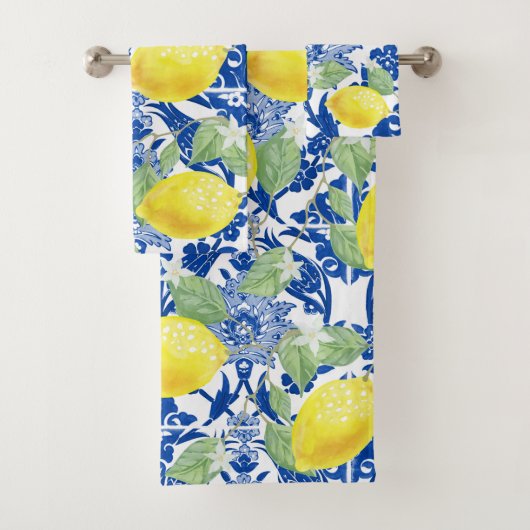 Citrons rustiques et fleurs bleues