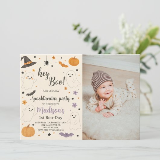 Citrouille Boo 1er Anniversaire Invitation | Hey B (Debout devant)