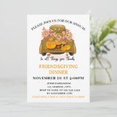 Citrouille Friendsgiving Diner party Invitation (Debout devant)