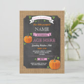 Citrouille tout invitation de fille de rose de (Debout devant)