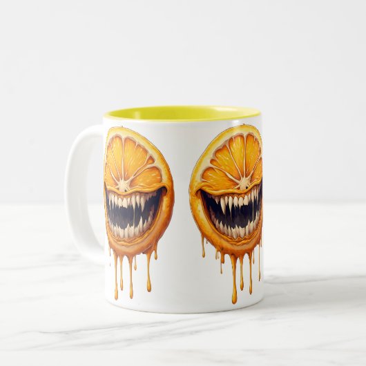 Citrus Nightmare Coffee Mug – Spooky Fruit Design Tweekleurige Koffiemok (Voorkant links)