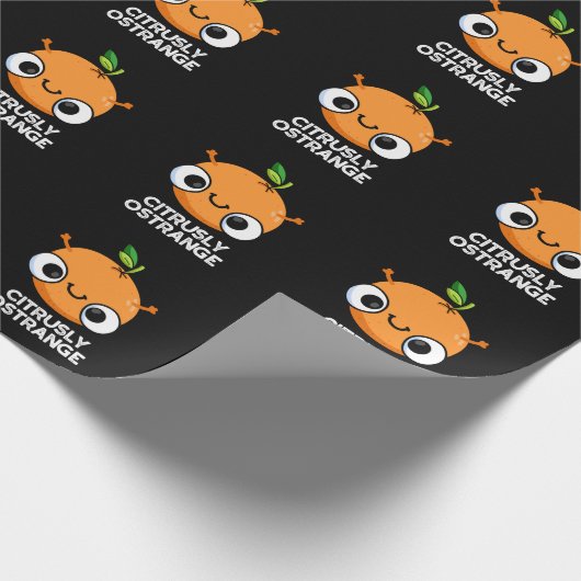Citrusly Oodd Funny Strange Oranje Pun Dark BG Cadeaupapier (Hoek)