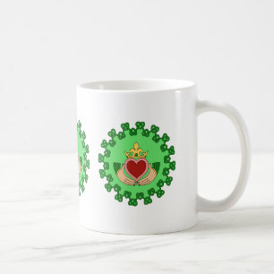 Claddagh en groene knoopwerk koffiemok