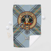 Clan Bell Crest boven Tartan Golfhanddoek (Insitu)