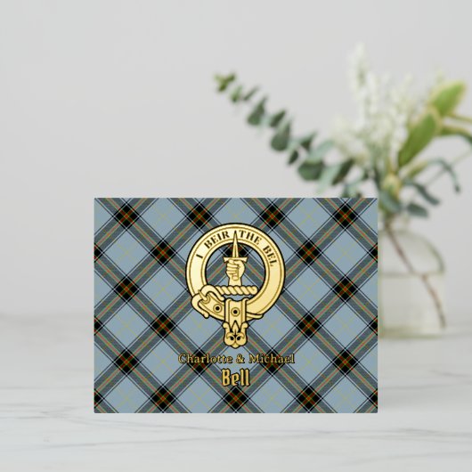 Clan Bell Crest over Tartan Folie Uitnodiging Briefkaart (Staand Voorkant)