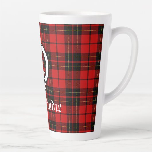 Clan Brodie Crest Badge en Tartan Latte Mok (Rechts)