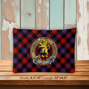 Clan Brown Crest over tartan Etui
