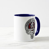 Clan Brown Crest & Tartan Mug (Devant droit)