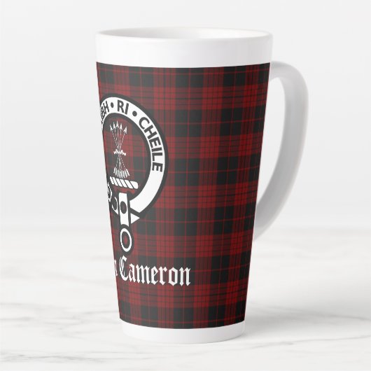 Clan Cameron Crest Badge & Tartan Latte Mok (Rechterhoek)