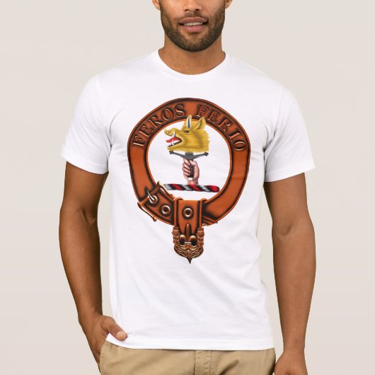 Clan Chisholm Family Crest en Targe T-shirt (Voorkant)