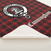 Clan Cunningham Crest Badge en Tartan Sherpa Deken (3/4)