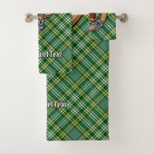 Clan Currie Rooster Crest over Tartan Bad Handdoek (Insitu)