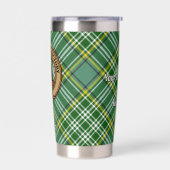 Clan Currie Rooster Crest over Tartan Geïsoleerde Drinkbeker (Links)