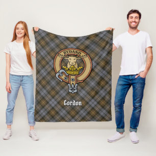 Clan Gordon Crest over Weathered Tartan Fleece Deken