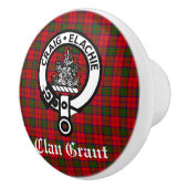 Clan Grant Crest Badge en Tartan Keramische Knop (Rechts)