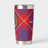 Clan Hamilton Crest over Red Tartan Geïsoleerde Drinkbeker (Links)