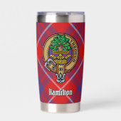 Clan Hamilton Crest over Red Tartan Geïsoleerde Drinkbeker (Voorkant)