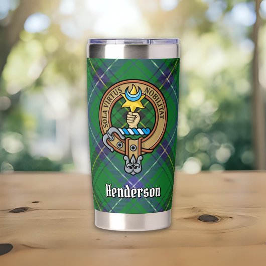 Clan Henderson Crest over Tartan Geïsoleerde Drinkbeker