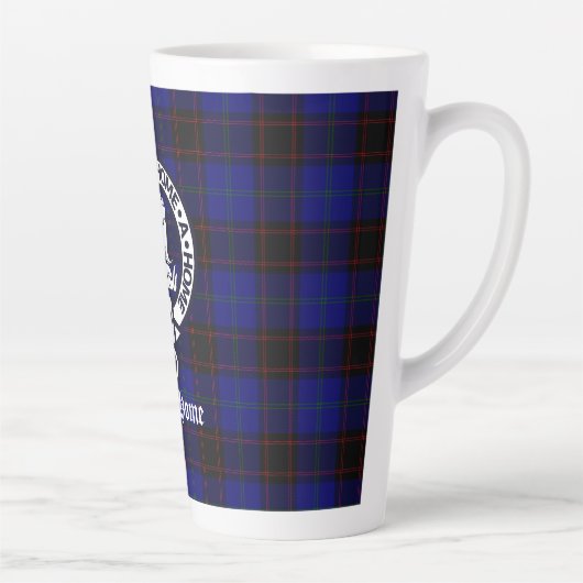 Clan Home Crest Badge en Tartan Latte Mok (Rechts)
