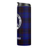Clan Home Crest Badge en Tartan Thermosbeker (Geroteerd rechts)