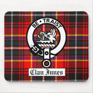 Clan Innes Crest Badge en Tartan Muismat