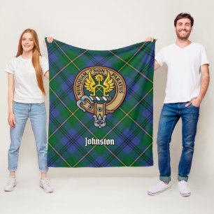 Clan Johnston Crest over Tartan Fleece Deken