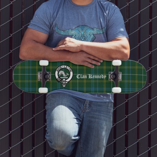 Clan Kennedy Crest Badge & Tartan Skateboard (Buiten 3)