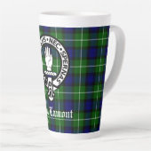 Clan Lamont Crest Badge en Tartan Latte Mok (Rechterhoek)