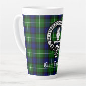 Clan Lamont Crest Badge en Tartan Latte Mok (Linkerhoek)