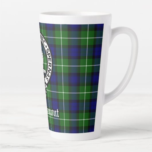 Clan Lamont Crest Badge en Tartan Latte Mok (Rechts)