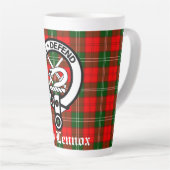 Clan Lennox Crest Badge & Tartan Latte Mok (Rechterhoek)