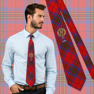 Clan Leslie Crest over Red Tartan Stropdas
