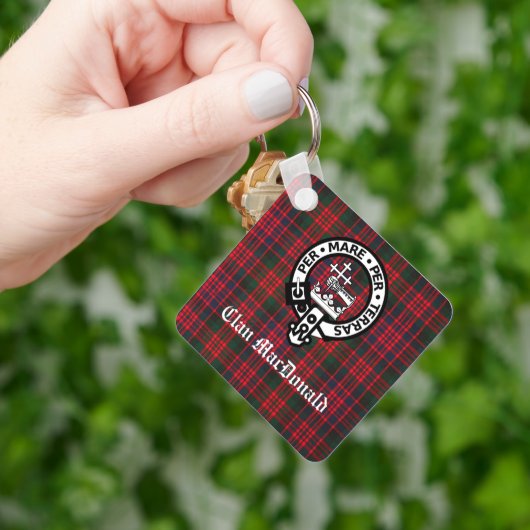 Clan MacDonald Crest & Modern Tartan Sleutelhanger (Hand)
