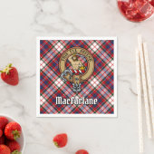 Clan MacFarlane Crest over Jurk Tartan Servet (Insitu)