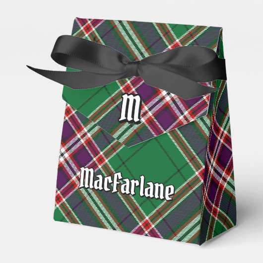 Clan MacFarlane Crest over moderne jacht Tartan Bedankdoosjes (Voorkant Zijde)