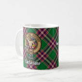 Clan MacFarlane Crest over moderne jacht Tartan Koffiemok (Voorkant links)