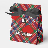 Clan MacFarlane Crest over Rode Tartan Bedankdoosjes (Voorkant Zijde)
