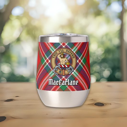 Clan MacFarlane Crest sur Red Tartan