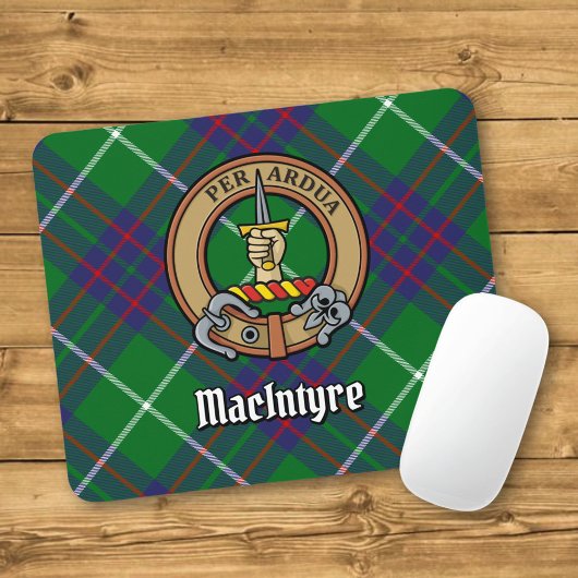 Clan MacIntyre Crest over Tartan Muismat