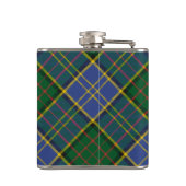 Clan MacMillan Crest over de jacht op Tartan Heupfles (Achterkant)