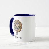Clan MacPherson Crest sur la robe bleue Tartan Mug (Devant gauche)