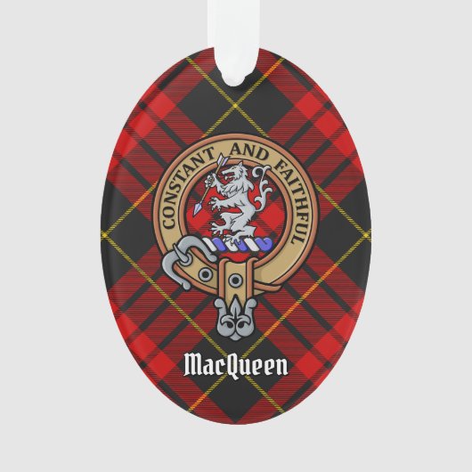 Clan MacQueen Crest boven Tartan Ornament (voorkant)