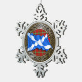 Clan Morrison Tartan Knot & Flag Tin Sneeuwvlok Ornament (Rechts)