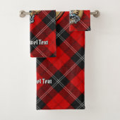 Clan Ramsay Crest over Red Tartan Bad Handdoek (Insitu)